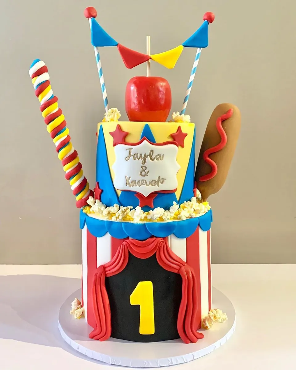 17. Peppa Pig Cake — photo inspiration