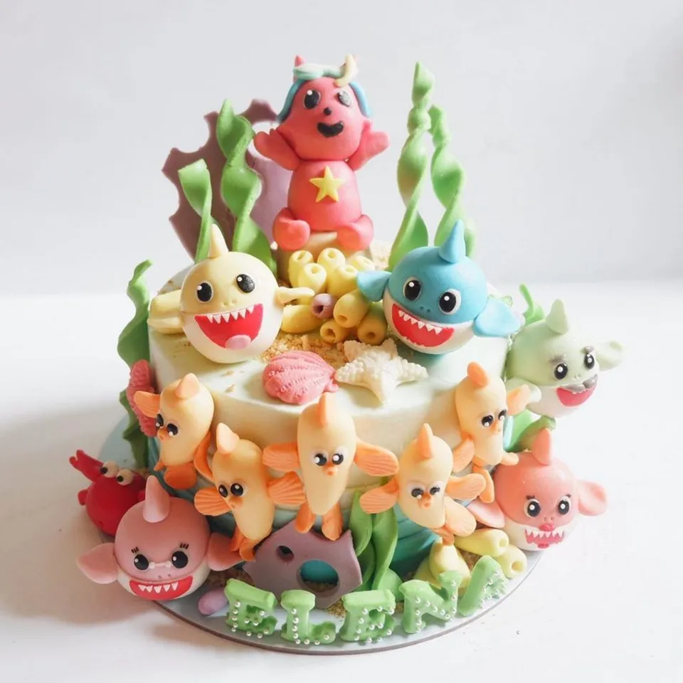 18. Butter Cream Baby Shark Birthday Cake — photo inspiration