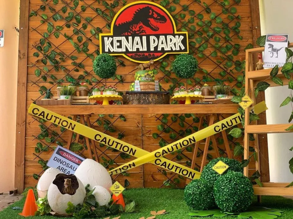 20. Dinosaur Dig Decoration — photo inspiration