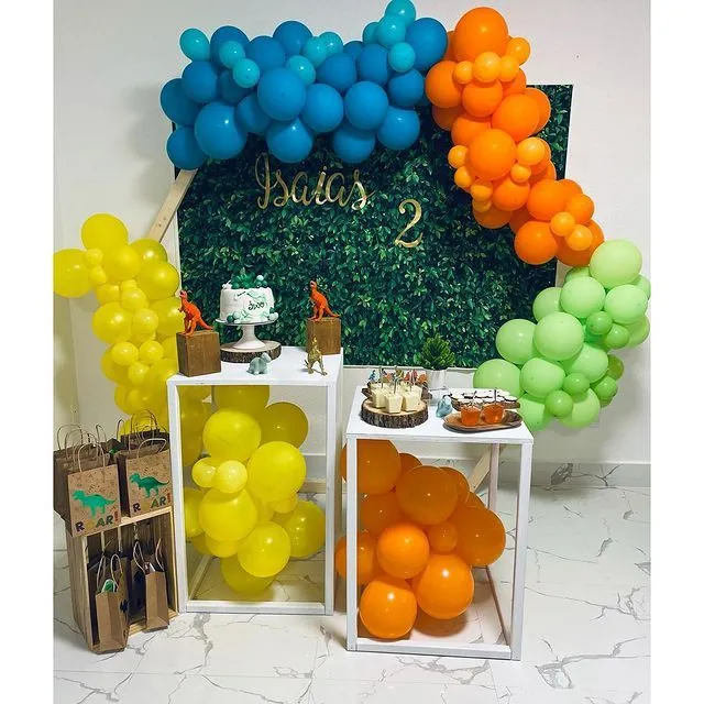 8. Dinosaur Cake — photo inspiration