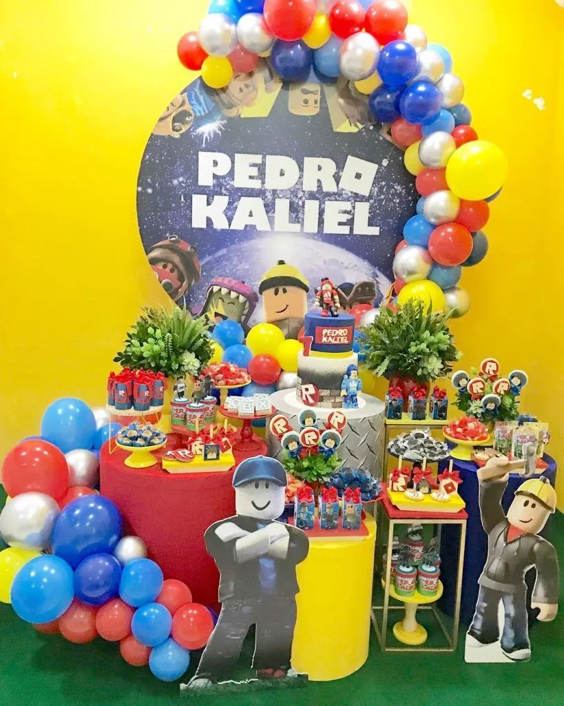 2. Roblox Cupcake Topper & Wrapper — photo inspiration