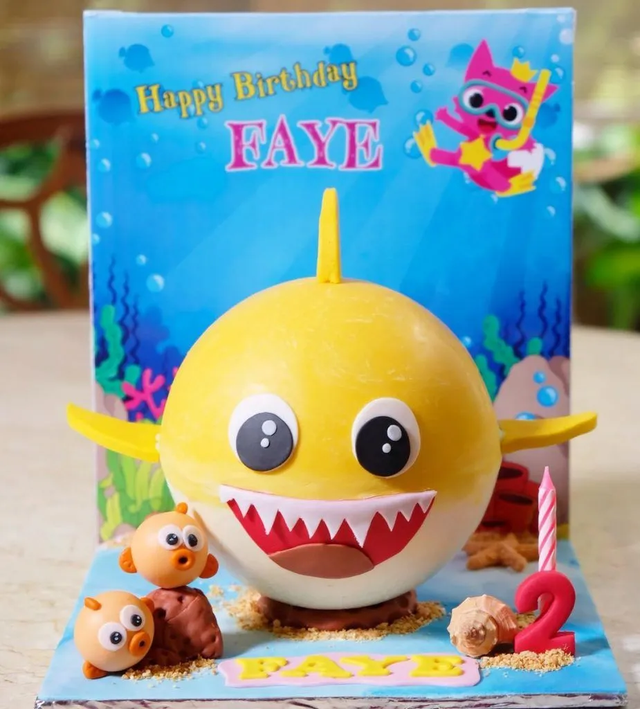 15. Baby Shark Fin Birthday Cake — photo inspiration