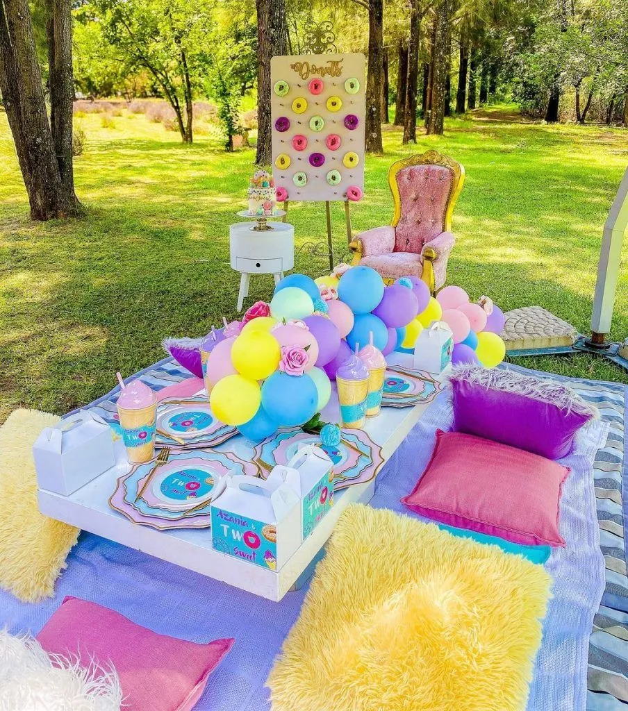 16. Donut Picnic — photo inspiration