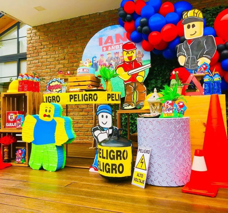 16. Roblox Cardboard Figure — photo inspiration