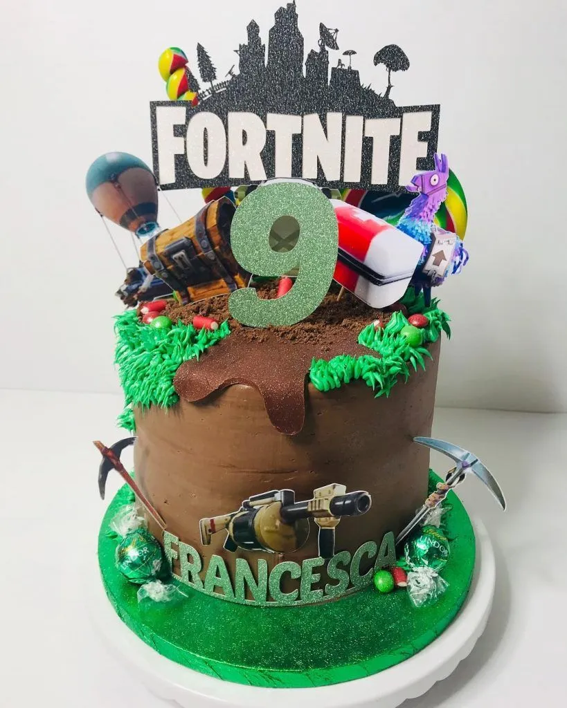 4. Battle Royale Cake — photo inspiration
