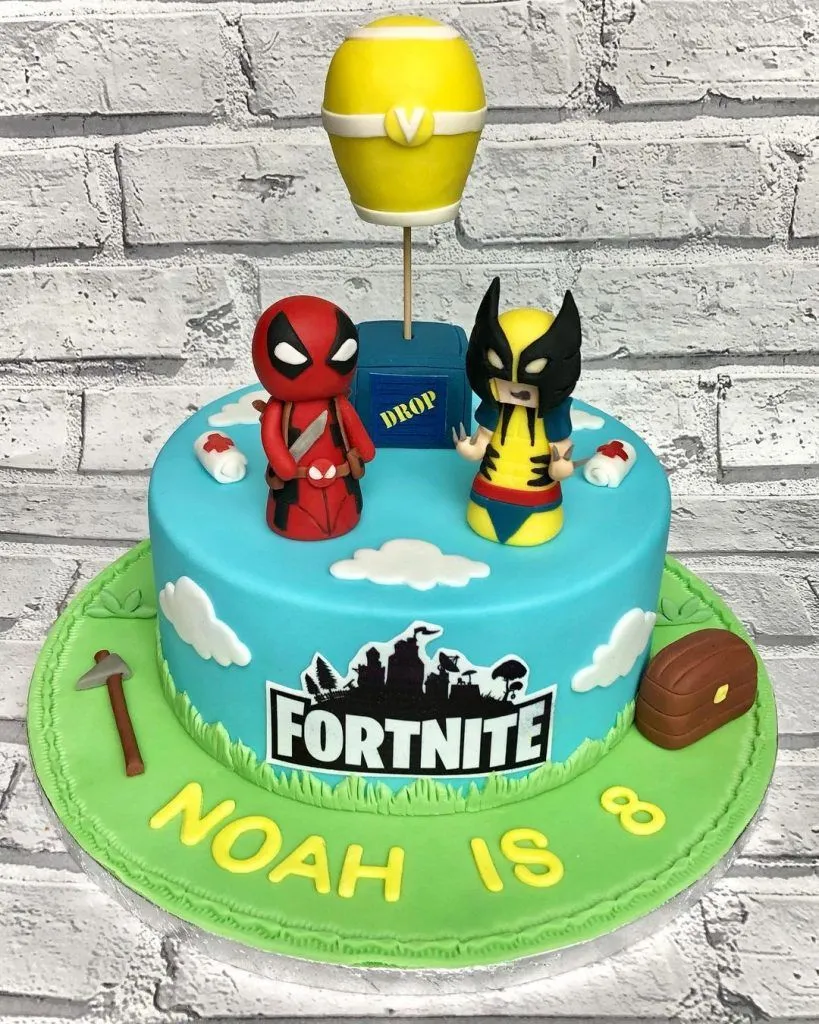 5. Battle Bus Cake — photo inspiration