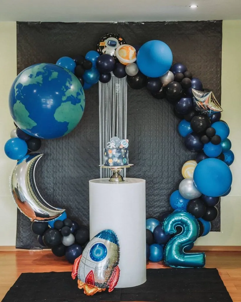 12. Space Party — photo inspiration