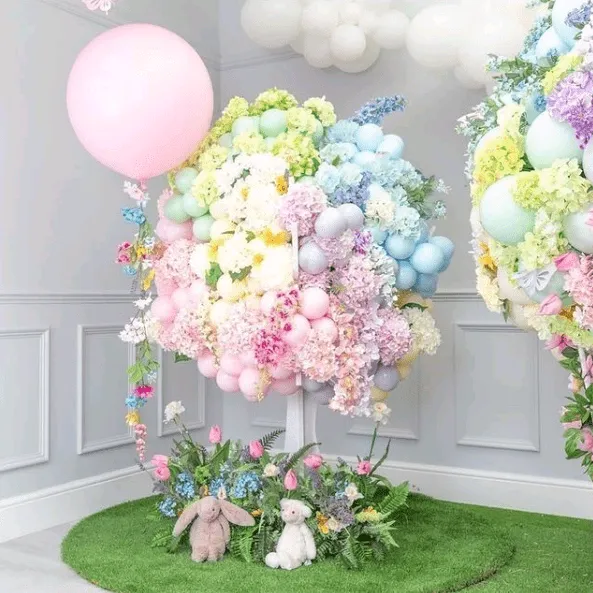 3. Decorate Party Area With Blooms — photo inspiration
