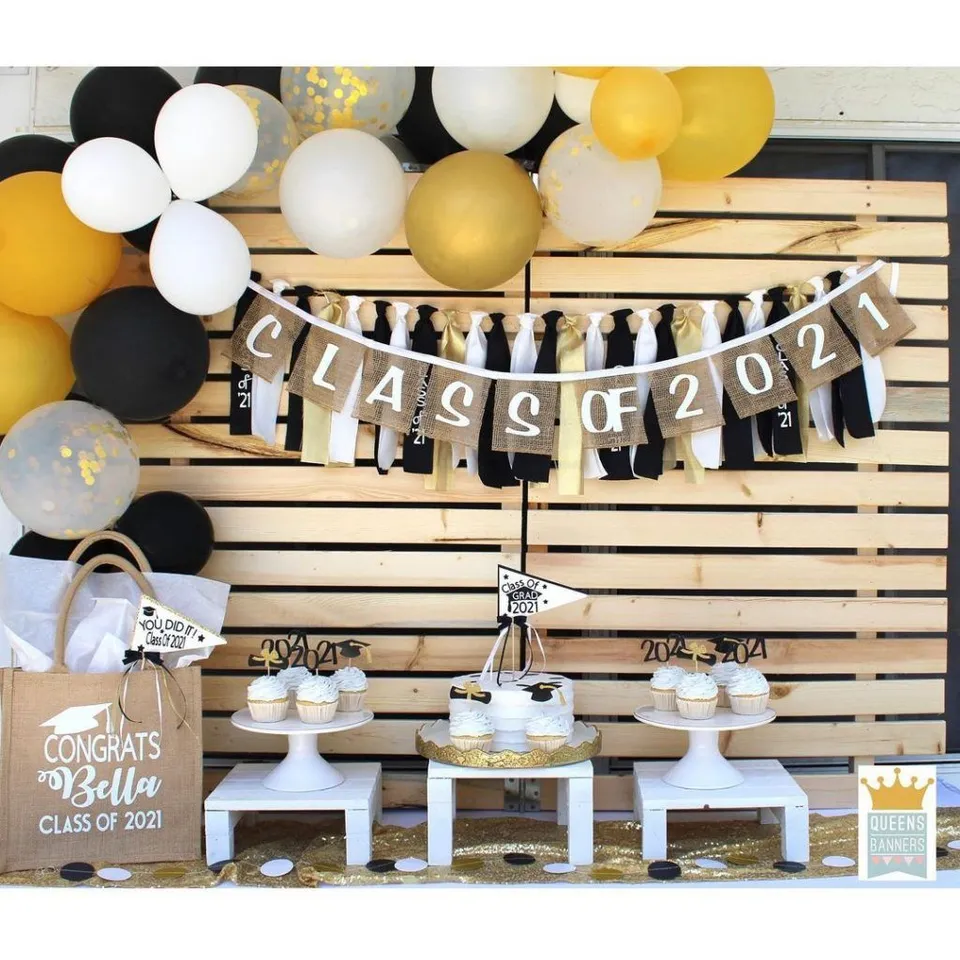 12. Graduation Throne — photo inspiration