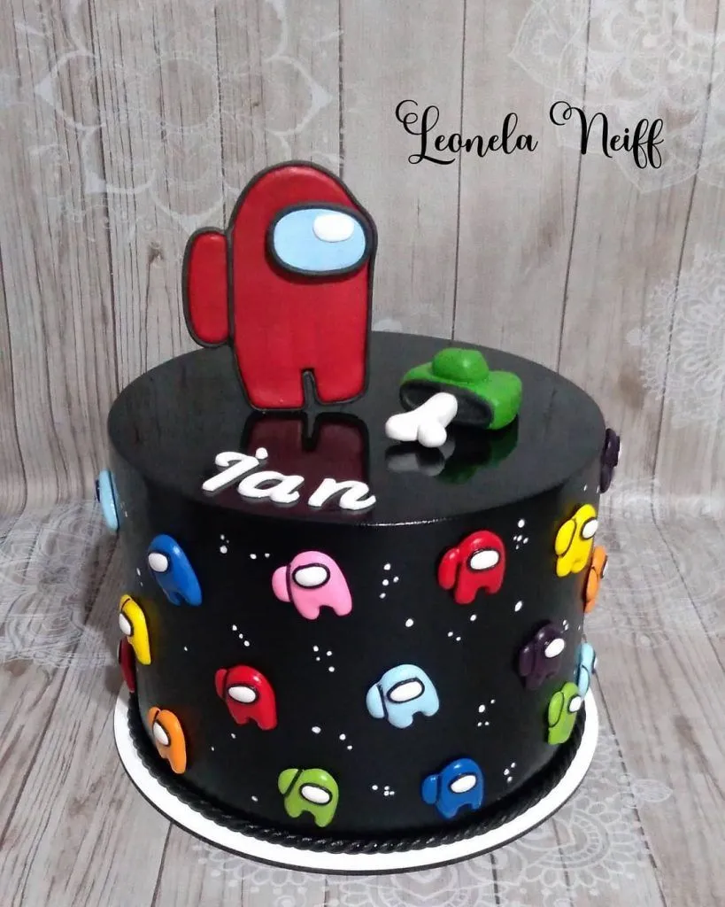5. Crewmate Cake — photo inspiration