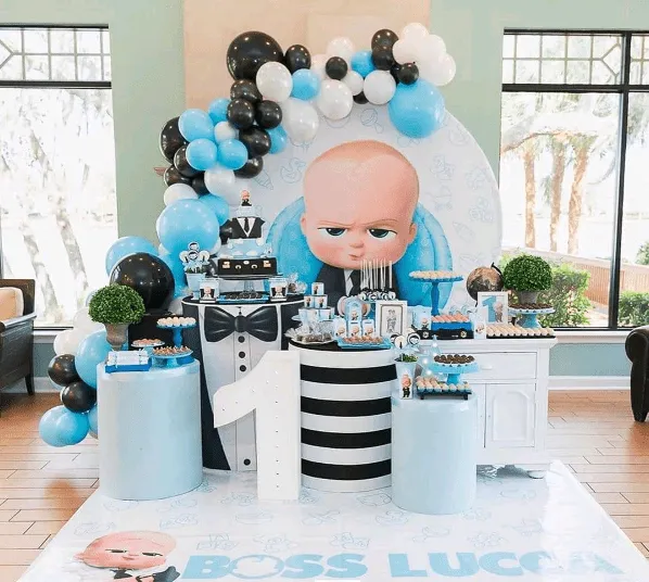 9. Baby Boss Age Stand — photo inspiration