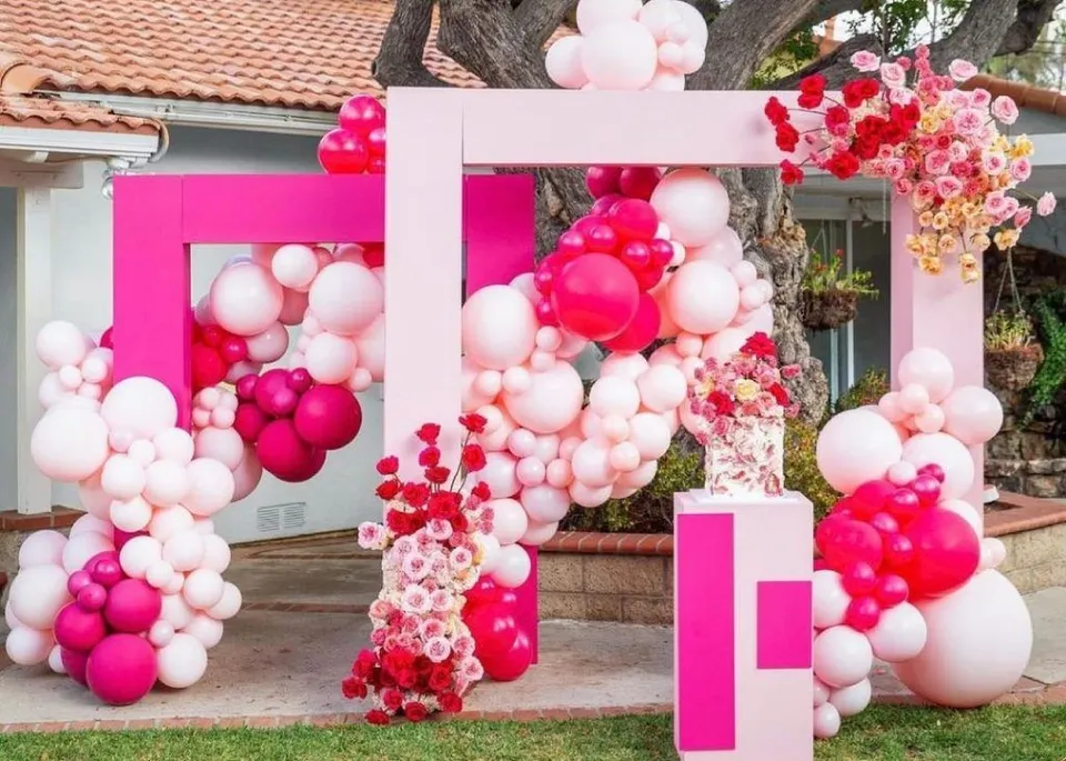 13. Fuchsia Pink Party — photo inspiration