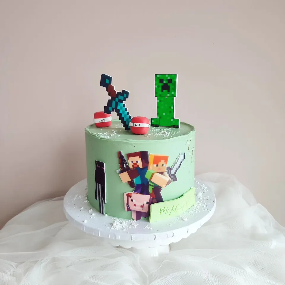 18. Minecraft World Cake — photo inspiration
