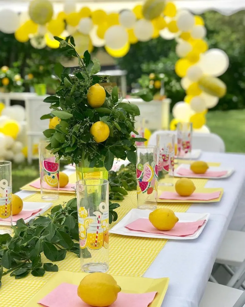 9.Lemon Theme Table Decorations — photo inspiration
