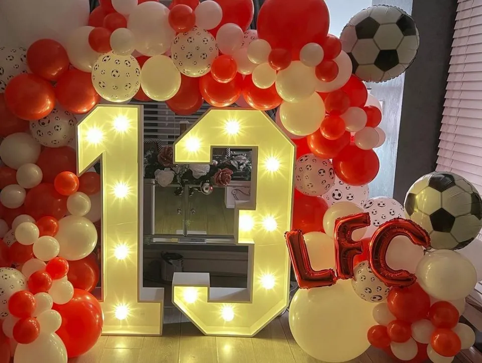 19. Liverpool Party — photo inspiration