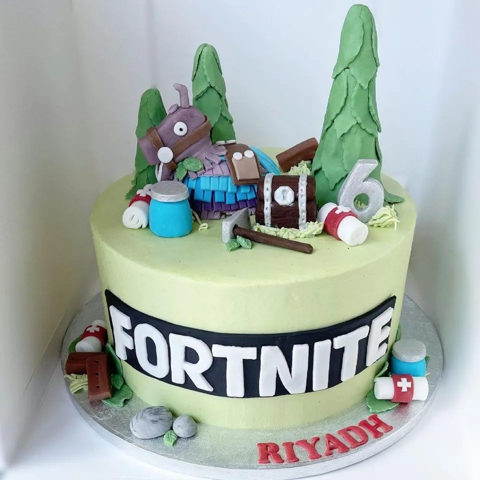 20. Sugar Paste Cake — photo inspiration