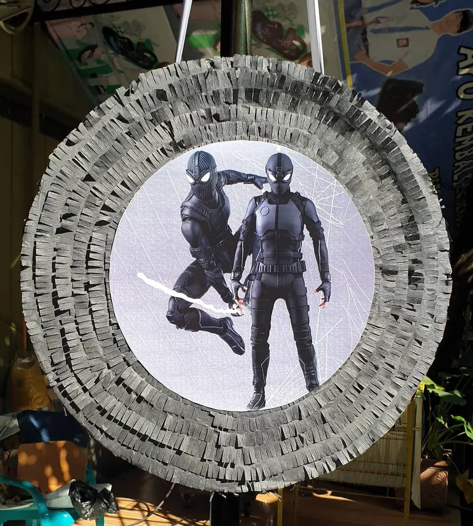 3-  Endure fun with Siperderman Pinata! — photo inspiration
