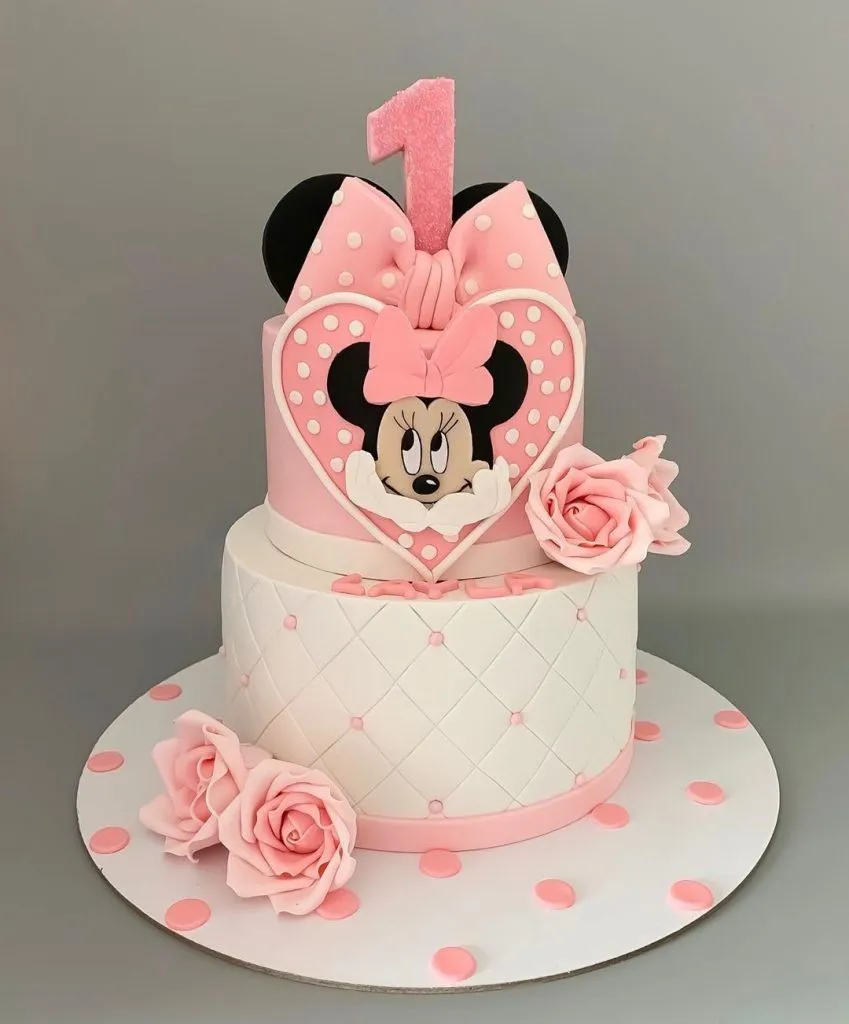 8. Minnie Mouse Cake — photo inspiration