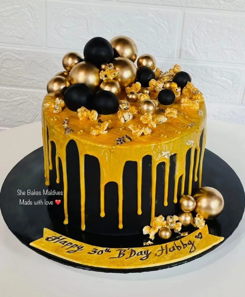 2. Black-Golden Cake — photo inspiration