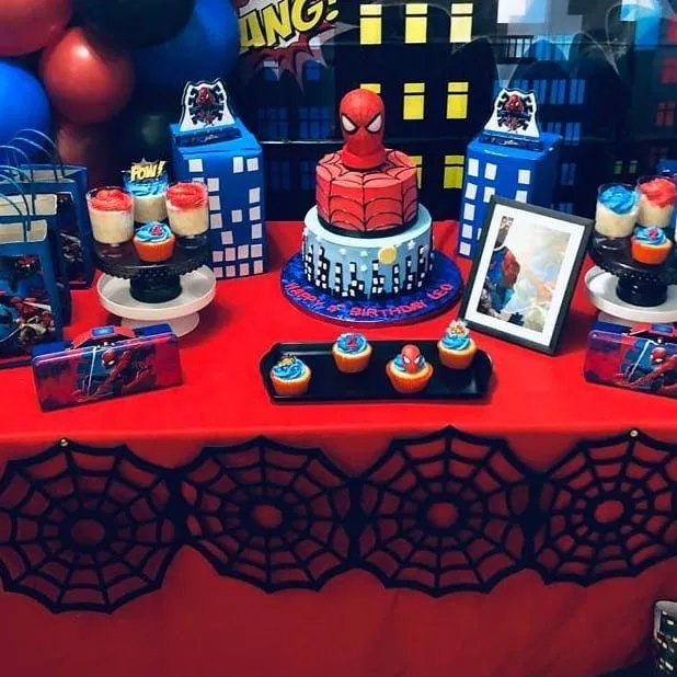 10-  Make a mark on the party with the Spiderman signature web! — photo inspiration