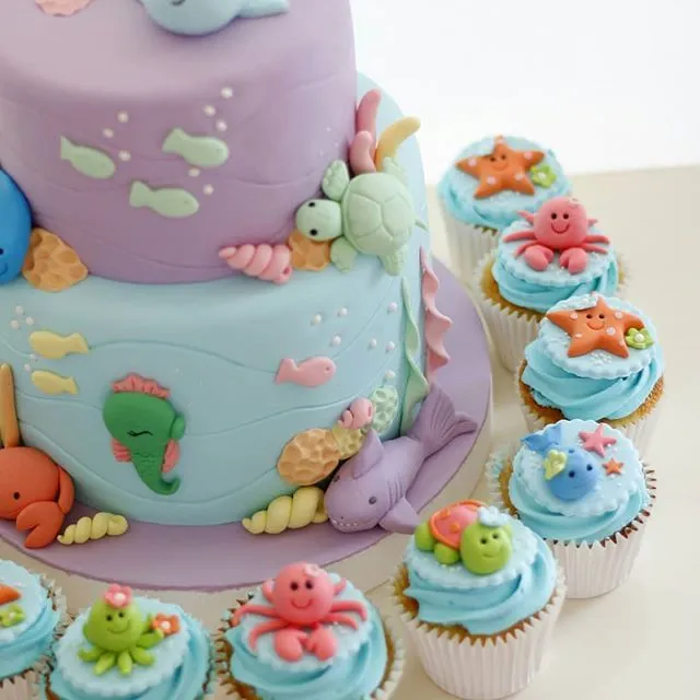 2. Mickey Mouse Cake — photo inspiration