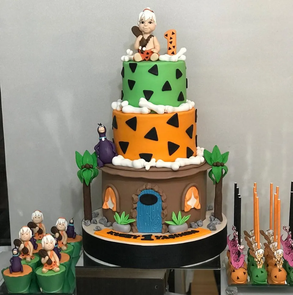 4- 2nd birthday cake models designed as tiers — photo inspiration