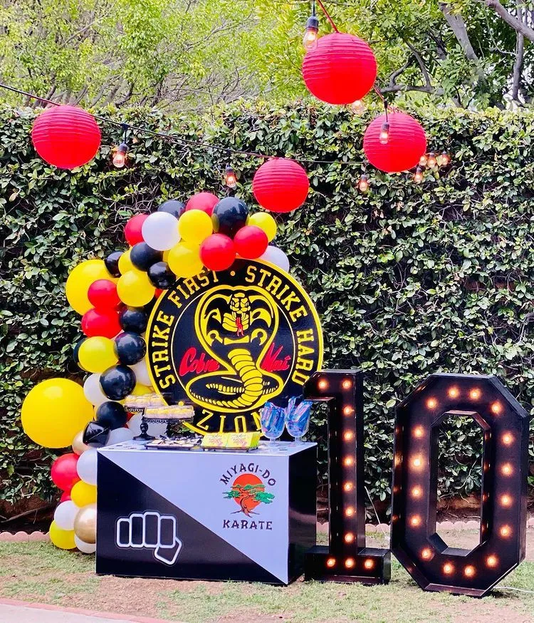 15. Cobra Kai Party — photo inspiration