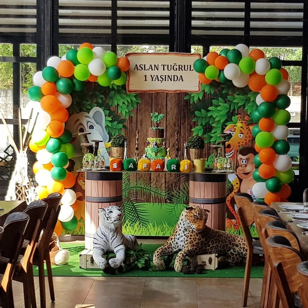safari jungle birthday party ideas
