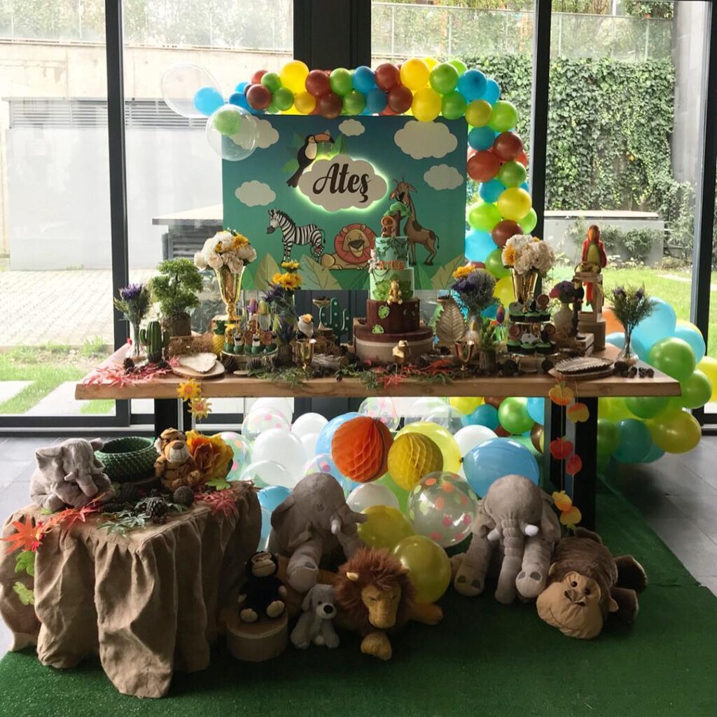 safari jungle birthday party ideas