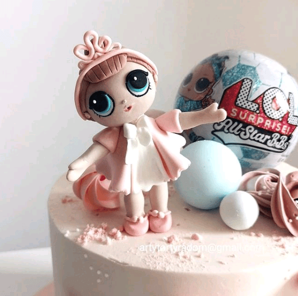 Lol suprise birthday cake