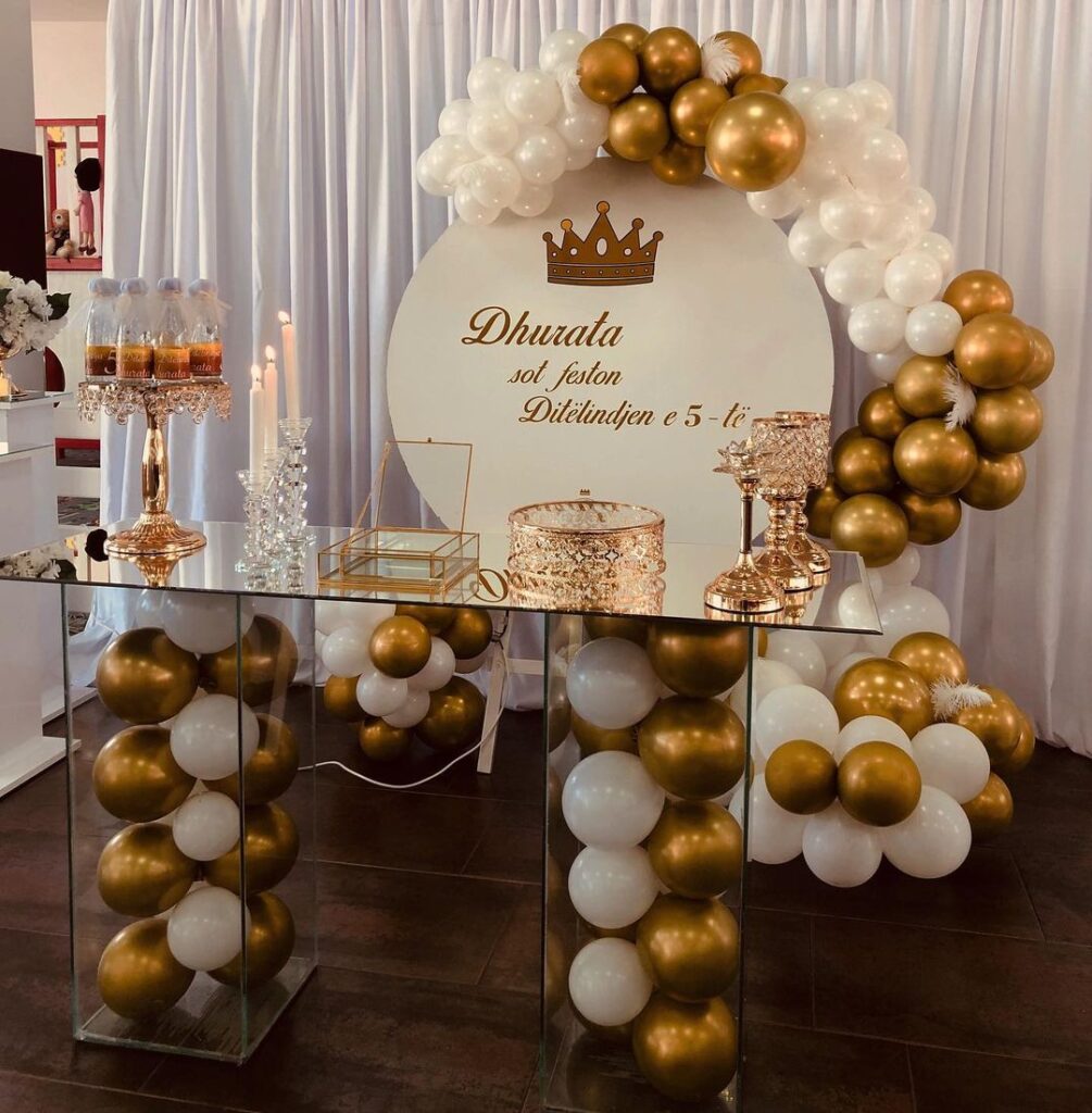 gold birthday party ideas